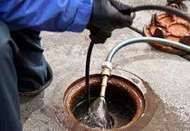 Manutenção em caixa-de-gordura