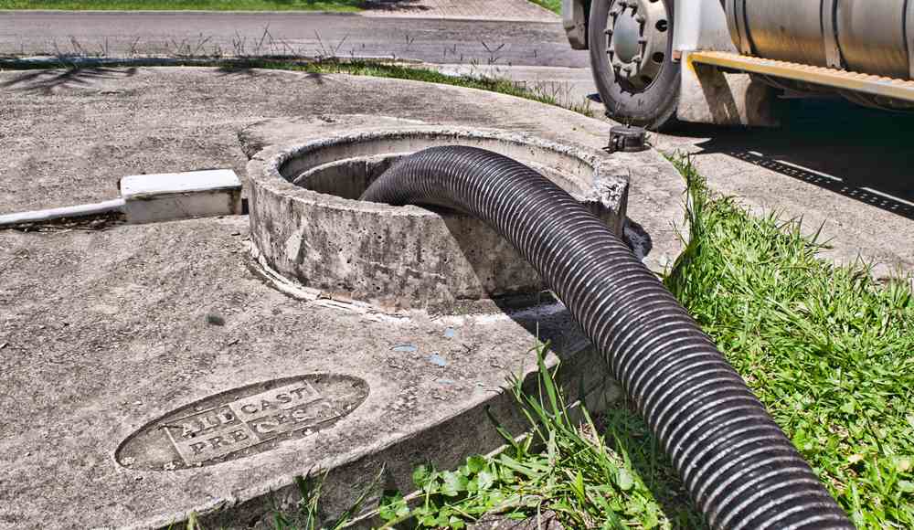 Zoom_Desentope_Limpeza_de_fossa